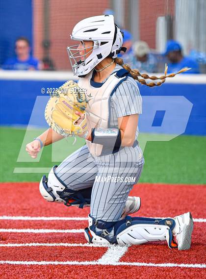 Thumbnail 1 in Lake Creek vs Georgetown (UIL 5A Reg III Final) photogallery.