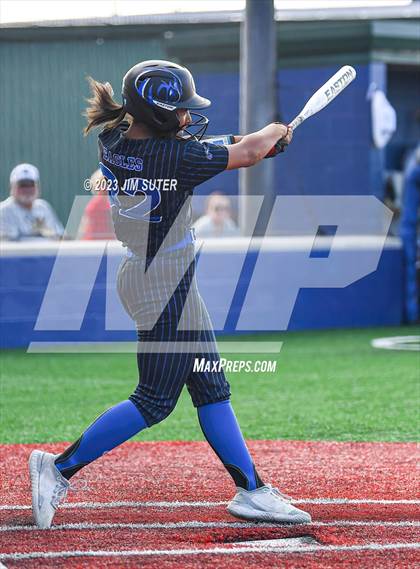 Thumbnail 1 in Lake Creek vs Georgetown (UIL 5A Reg III Final) photogallery.