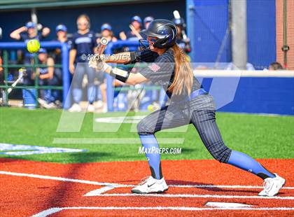 Thumbnail 2 in Lake Creek vs Georgetown (UIL 5A Reg III Final) photogallery.