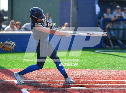 Thumbnail 3 in Lake Creek vs Georgetown (UIL 5A Reg III Final) photogallery.