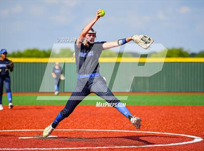 Thumbnail 1 in Lake Creek vs Georgetown (UIL 5A Reg III Final) photogallery.