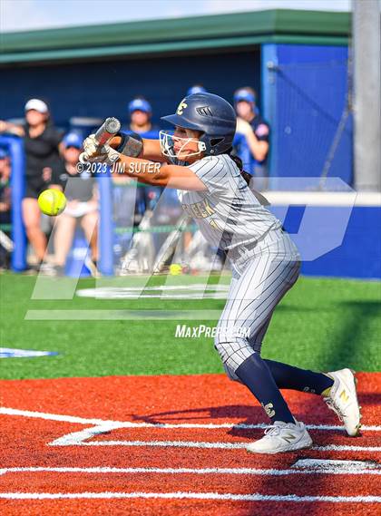 Thumbnail 2 in Lake Creek vs Georgetown (UIL 5A Reg III Final) photogallery.
