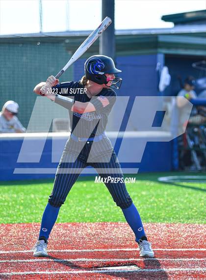 Thumbnail 3 in Lake Creek vs Georgetown (UIL 5A Reg III Final) photogallery.