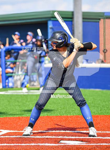 Thumbnail 3 in Lake Creek vs Georgetown (UIL 5A Reg III Final) photogallery.