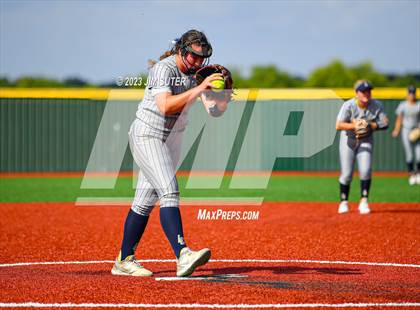 Thumbnail 1 in Lake Creek vs Georgetown (UIL 5A Reg III Final) photogallery.