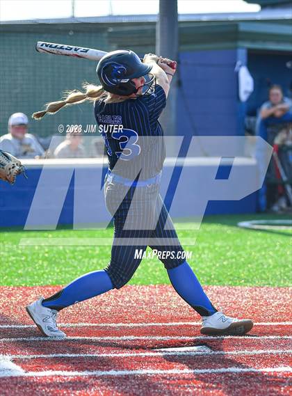 Thumbnail 3 in Lake Creek vs Georgetown (UIL 5A Reg III Final) photogallery.