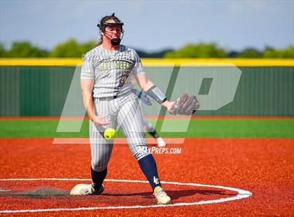 Thumbnail 3 in Lake Creek vs Georgetown (UIL 5A Reg III Final) photogallery.