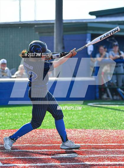 Thumbnail 3 in Lake Creek vs Georgetown (UIL 5A Reg III Final) photogallery.