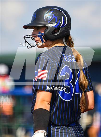Thumbnail 2 in Lake Creek vs Georgetown (UIL 5A Reg III Final) photogallery.