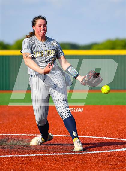 Thumbnail 3 in Lake Creek vs Georgetown (UIL 5A Reg III Final) photogallery.