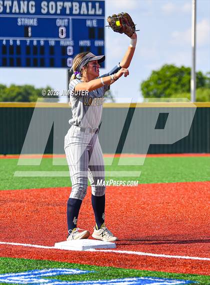 Thumbnail 3 in Lake Creek vs Georgetown (UIL 5A Reg III Final) photogallery.