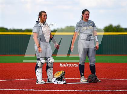 Thumbnail 1 in Lake Creek vs Georgetown (UIL 5A Reg III Final) photogallery.