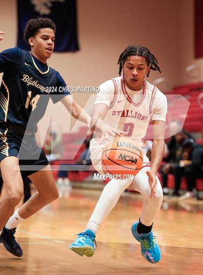 Thumbnail 3 in Blythewood vs South Pointe (Poinsettia Classic) photogallery.