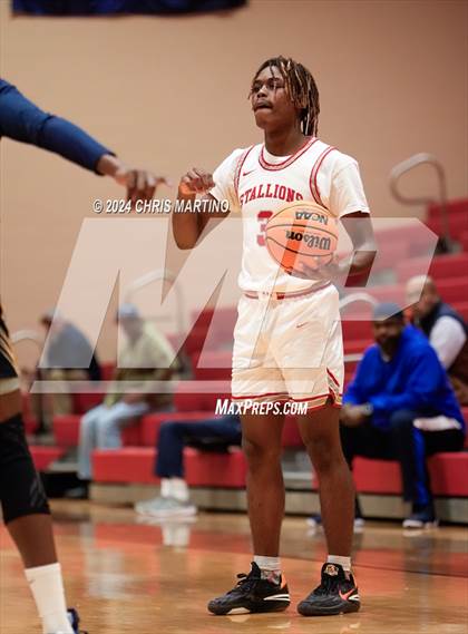 Thumbnail 3 in Blythewood vs South Pointe (Poinsettia Classic) photogallery.
