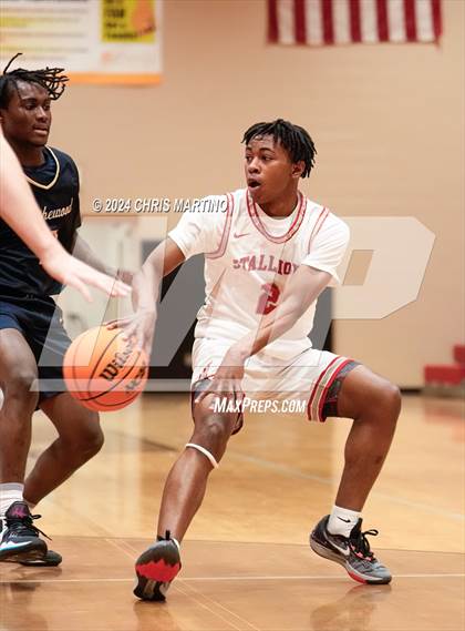 Thumbnail 2 in Blythewood vs South Pointe (Poinsettia Classic) photogallery.