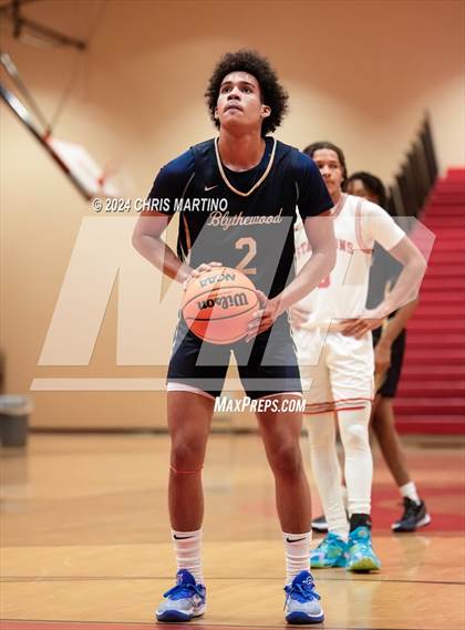 Thumbnail 3 in Blythewood vs South Pointe (Poinsettia Classic) photogallery.