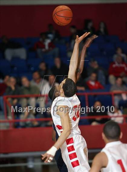 Thumbnail 3 in Poughkeepsie vs. North Rockland (Section 1 Class AA Semifinal) photogallery.