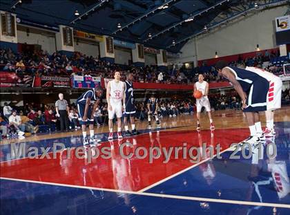 Thumbnail 1 in Poughkeepsie vs. North Rockland (Section 1 Class AA Semifinal) photogallery.
