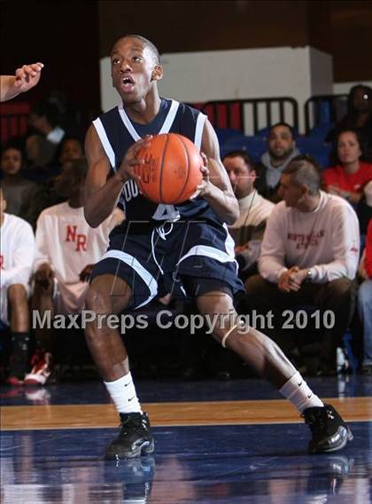 Thumbnail 3 in Poughkeepsie vs. North Rockland (Section 1 Class AA Semifinal) photogallery.