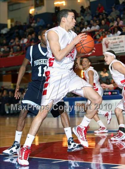 Thumbnail 2 in Poughkeepsie vs. North Rockland (Section 1 Class AA Semifinal) photogallery.