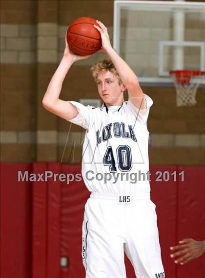 Thumbnail 3 in Compton vs. Loyola (Pacific Shores Tournament) photogallery.