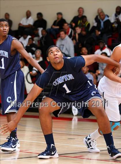 Thumbnail 3 in Compton vs. Loyola (Pacific Shores Tournament) photogallery.