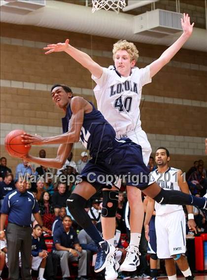 Thumbnail 2 in Compton vs. Loyola (Pacific Shores Tournament) photogallery.