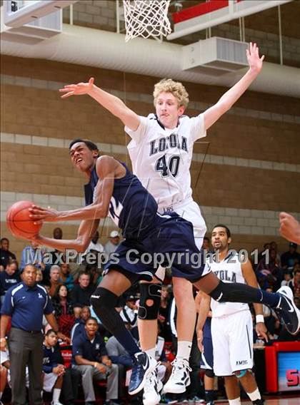 Thumbnail 1 in Compton vs. Loyola (Pacific Shores Tournament) photogallery.