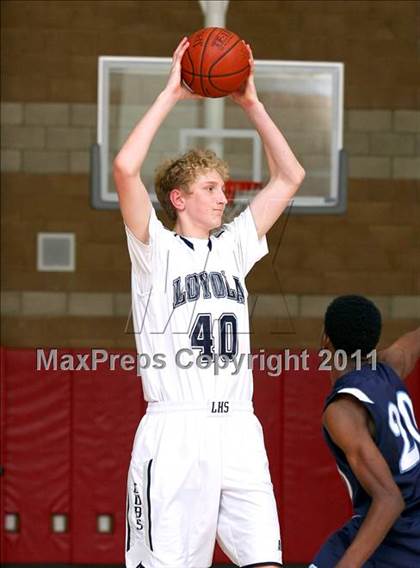 Thumbnail 3 in Compton vs. Loyola (Pacific Shores Tournament) photogallery.