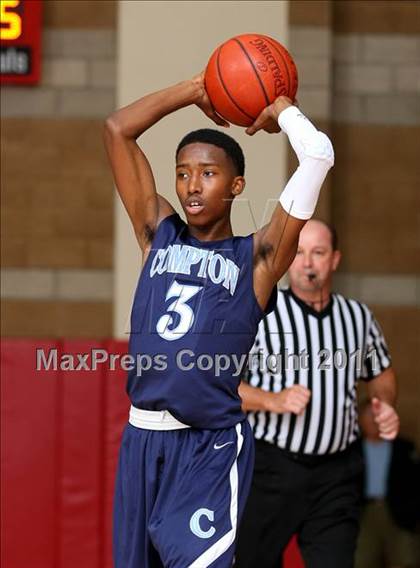 Thumbnail 1 in Compton vs. Loyola (Pacific Shores Tournament) photogallery.