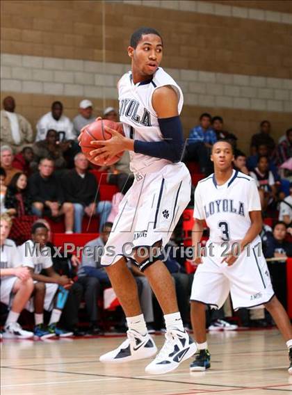 Thumbnail 2 in Compton vs. Loyola (Pacific Shores Tournament) photogallery.