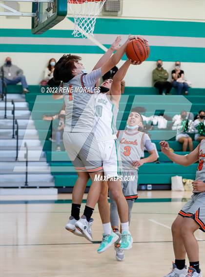 Thumbnail 2 in Lincoln vs Eagle Rock photogallery.