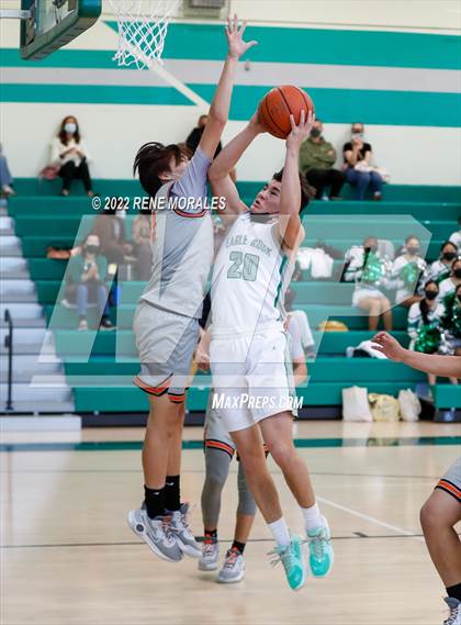 Thumbnail 3 in Lincoln vs Eagle Rock photogallery.