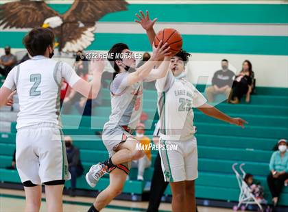 Thumbnail 2 in Lincoln vs Eagle Rock photogallery.