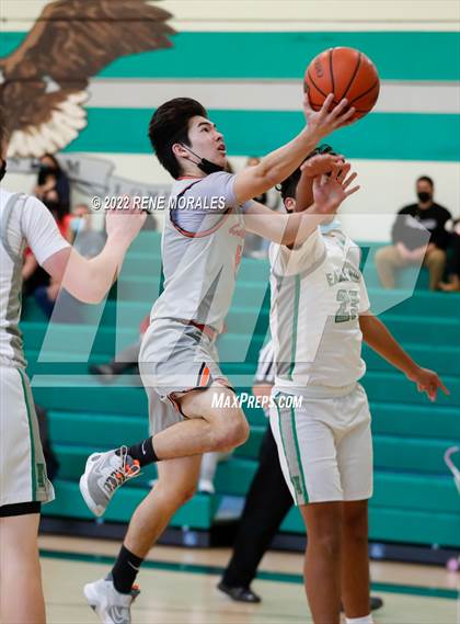 Thumbnail 3 in Lincoln vs Eagle Rock photogallery.
