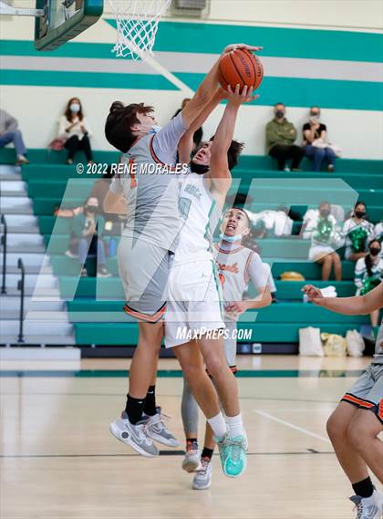 Thumbnail 1 in Lincoln vs Eagle Rock photogallery.