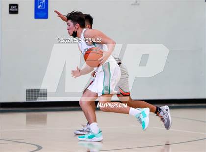 Thumbnail 1 in Lincoln vs Eagle Rock photogallery.