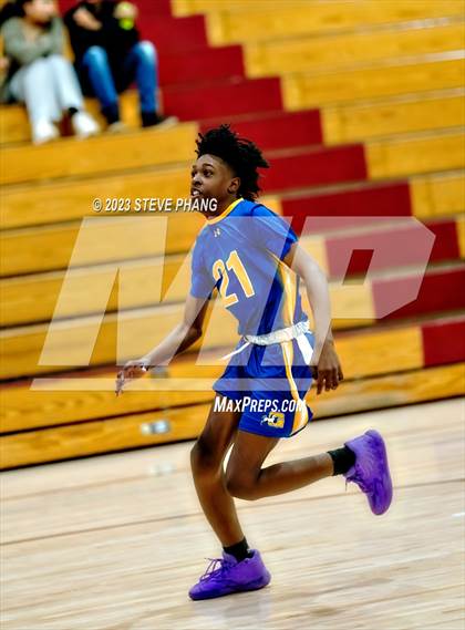 Thumbnail 3 in FR: Grant @ Laguna Creek photogallery.