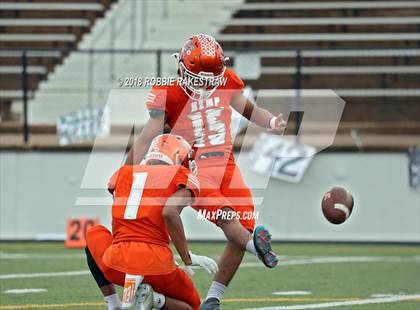 Thumbnail 2 in Kemp vs. Atlanta (UIL 3A Division 1 Region 2 Area) photogallery.