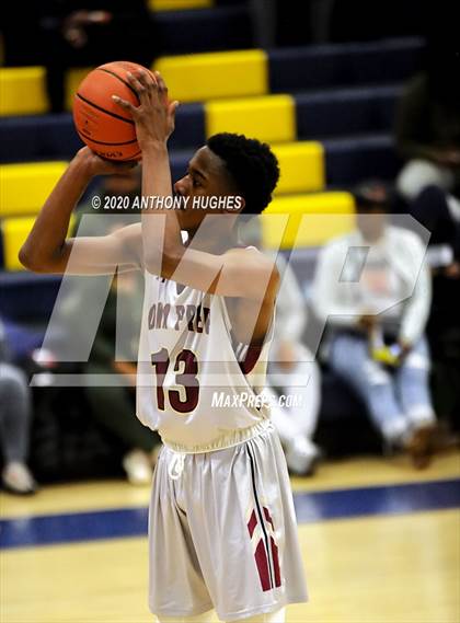 Thumbnail 3 in Iona Prep vs. Jefferson (Empire Invitational) photogallery.