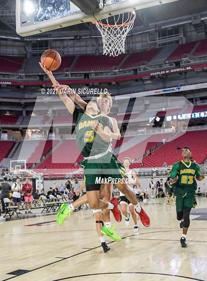 Thumbnail 2 in Damien vs Mater Dei (Section 7 Arizona Tournament) photogallery.
