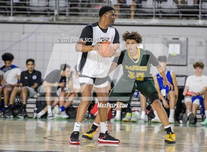 Thumbnail 3 in Damien vs Mater Dei (Section 7 Arizona Tournament) photogallery.