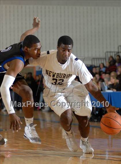 Thumbnail 2 in Newburgh Free Academy vs. Middletown (Section 9 Class AA Final) photogallery.