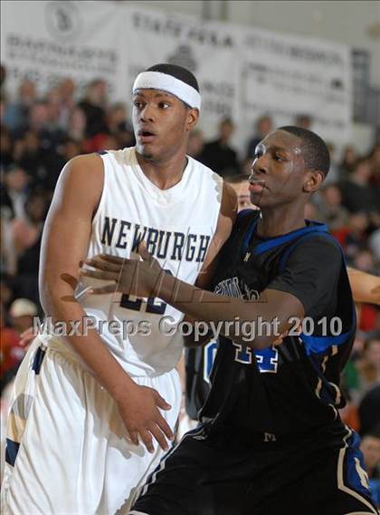 Thumbnail 1 in Newburgh Free Academy vs. Middletown (Section 9 Class AA Final) photogallery.