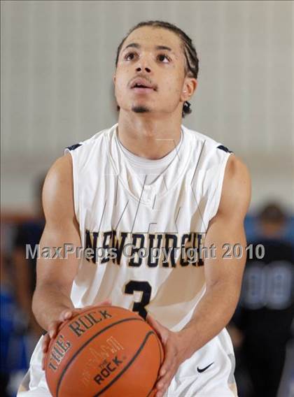 Thumbnail 2 in Newburgh Free Academy vs. Middletown (Section 9 Class AA Final) photogallery.