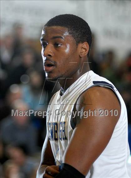 Thumbnail 2 in Newburgh Free Academy vs. Middletown (Section 9 Class AA Final) photogallery.
