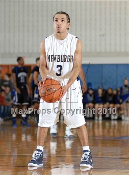 Thumbnail 1 in Newburgh Free Academy vs. Middletown (Section 9 Class AA Final) photogallery.