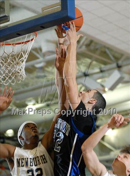 Thumbnail 3 in Newburgh Free Academy vs. Middletown (Section 9 Class AA Final) photogallery.
