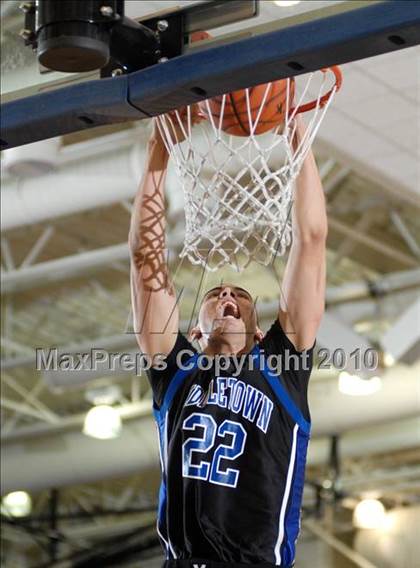Thumbnail 1 in Newburgh Free Academy vs. Middletown (Section 9 Class AA Final) photogallery.