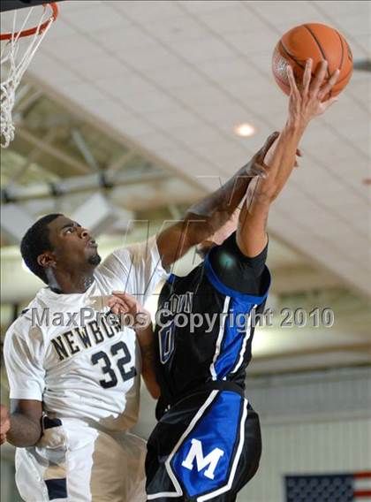 Thumbnail 2 in Newburgh Free Academy vs. Middletown (Section 9 Class AA Final) photogallery.